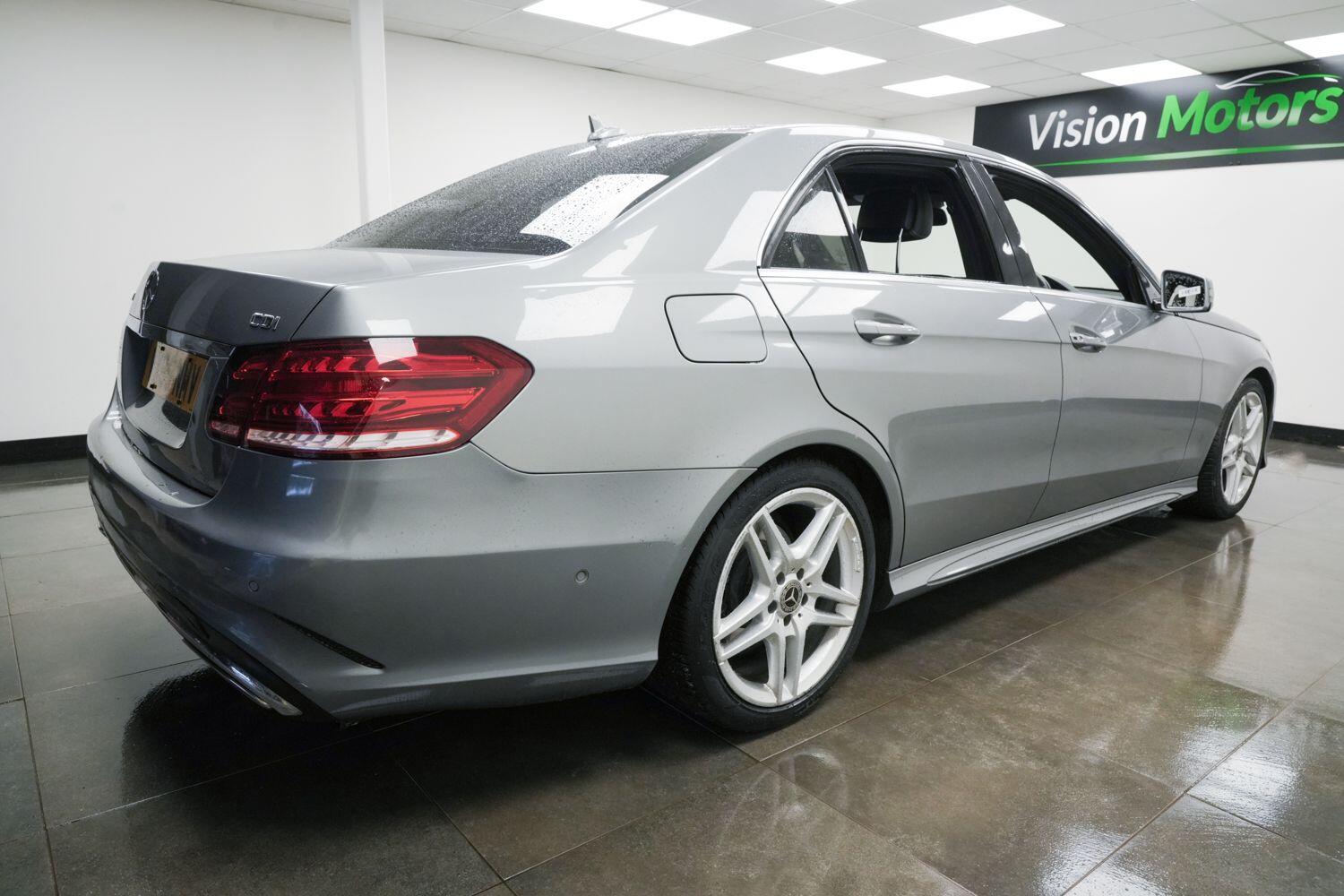 Used Mercedes-Benz E Class 2015 for sale - 77166871: Photo 4