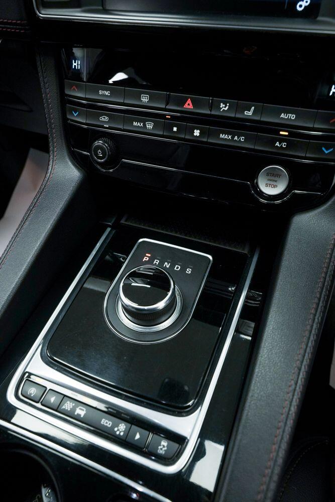 Used Jaguar F-Pace 2016 for sale - 77883613: Photo 23