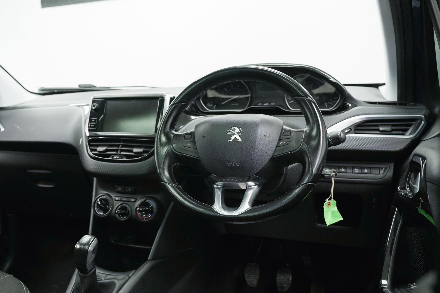 Used Peugeot 208 2017 for sale - 77898197: Photo 11