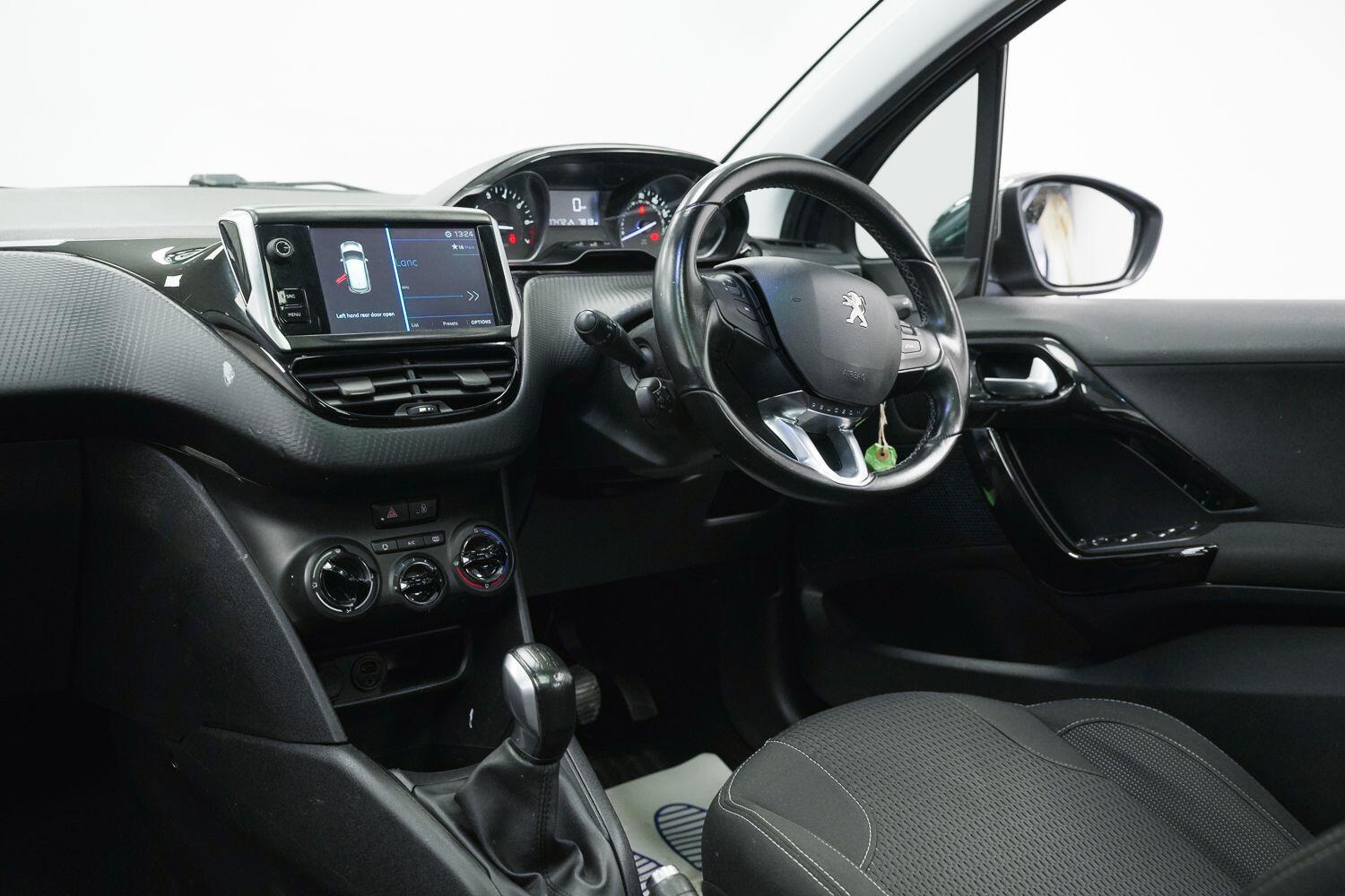 Used Peugeot 208 2017 for sale - 77898197: Photo 18