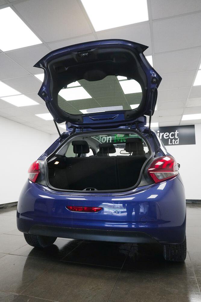 Used Peugeot 208 2017 for sale - 77898197: Photo 8