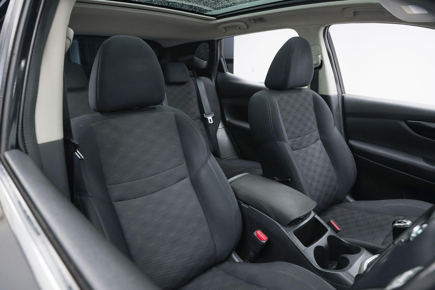 Used Nissan Qashqai 2015 for sale - 77768081: Photo 12