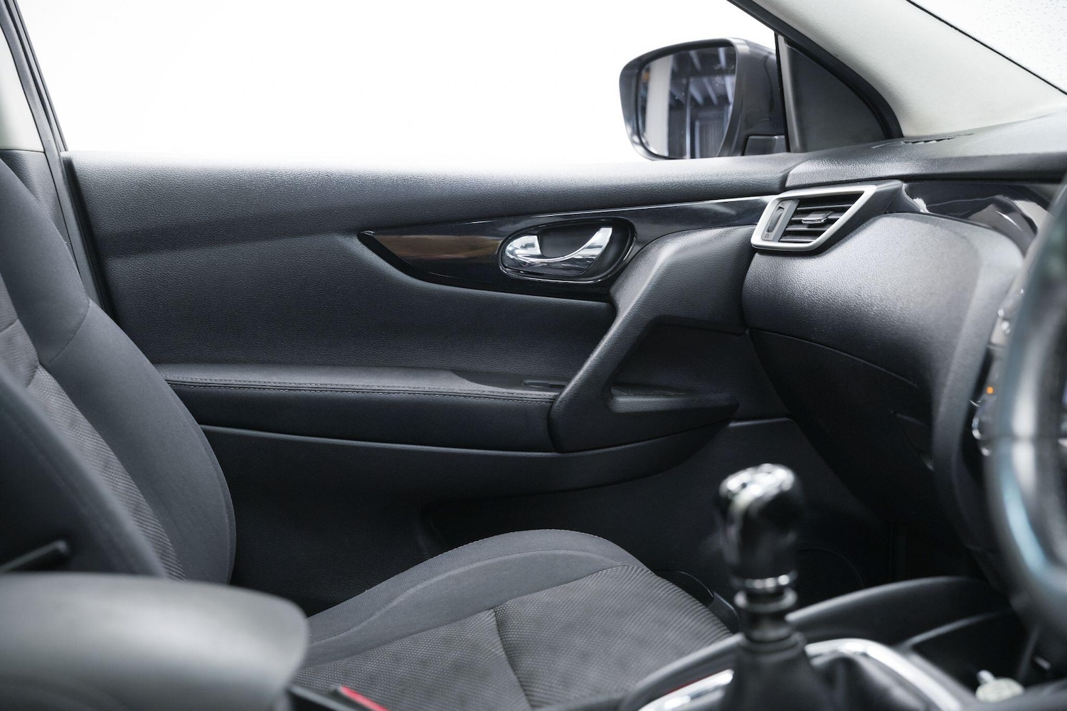 Used Nissan Qashqai 2015 for sale - 77768081: Photo 23