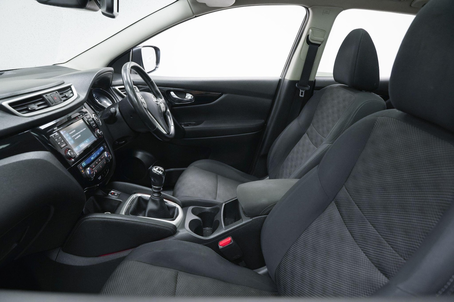 Used Nissan Qashqai 2015 for sale - 77768081: Photo 30