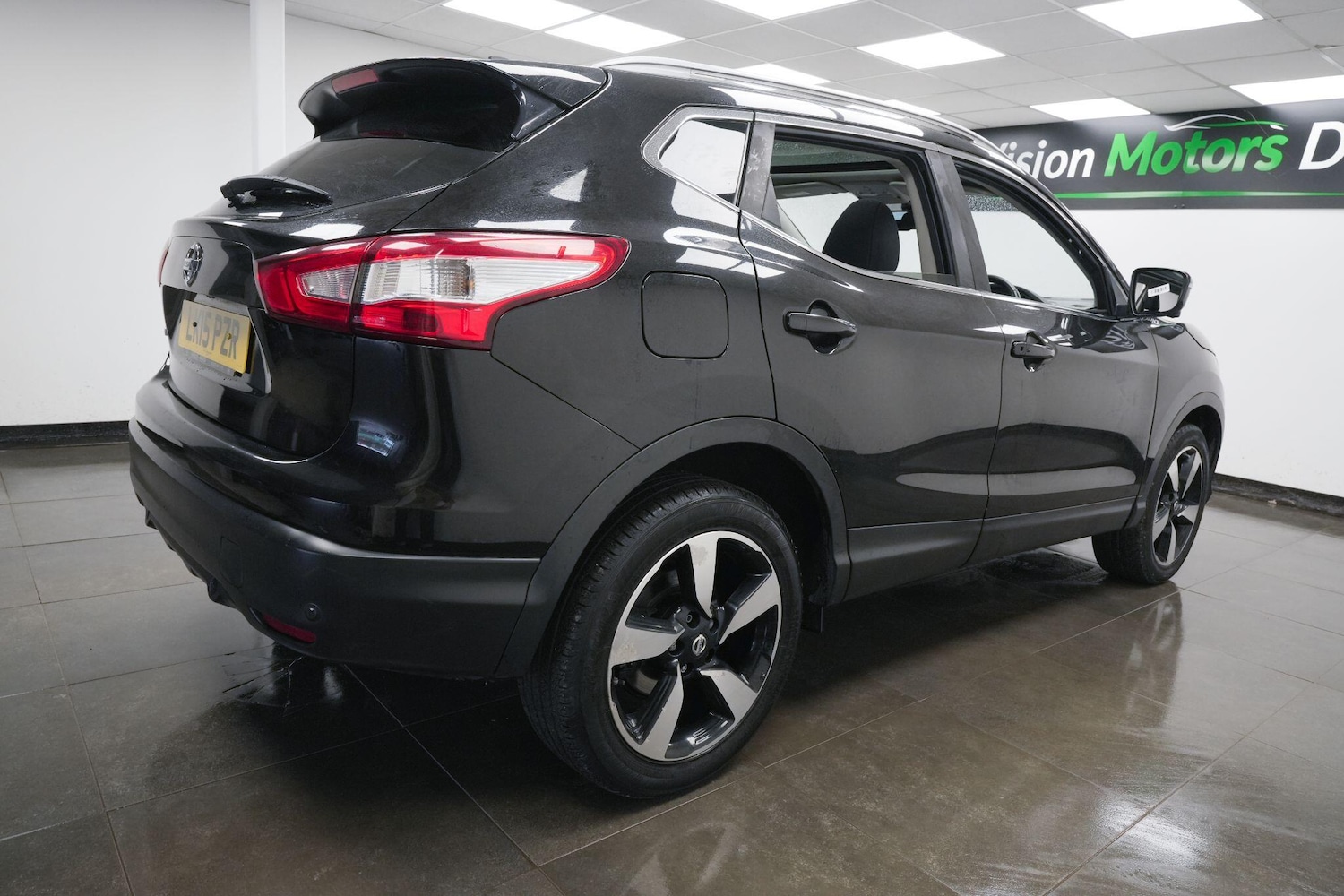 Used Nissan Qashqai 2015 for sale - 77768081: Photo 4
