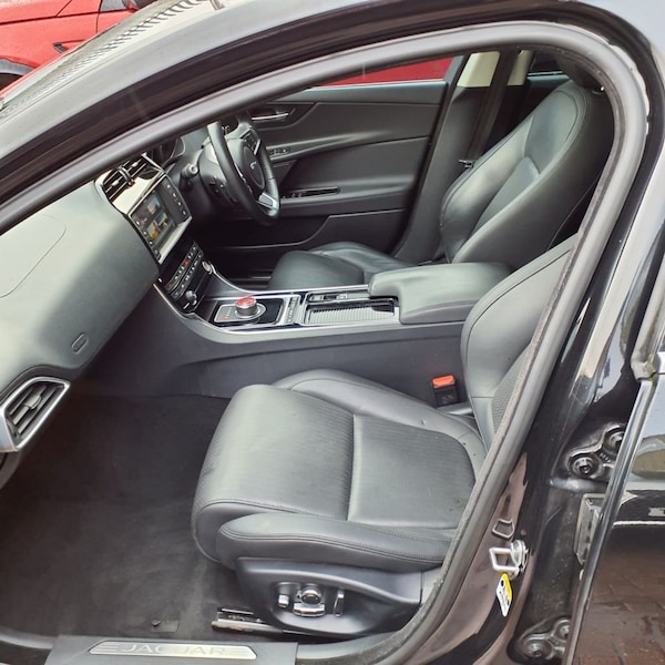 Used Jaguar XE 2017 for sale - 73596229: Photo 4