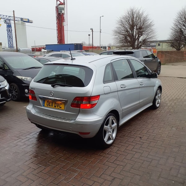 Used Mercedes-Benz B-Class 2011 for sale - 76173216: Photo 9