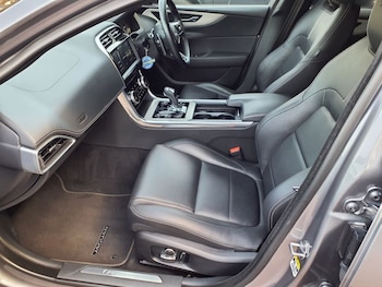 Used Jaguar XE 2021 for sale - 79059530: Photo