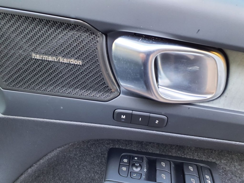 Used Volvo XC40 2023 for sale - 78030599: Photo 12