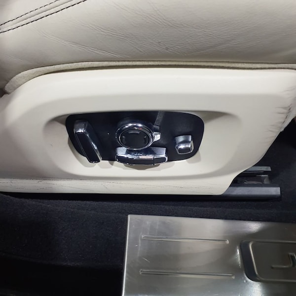 Used Jaguar XJ 2017 for sale - 72989699: Photo 21