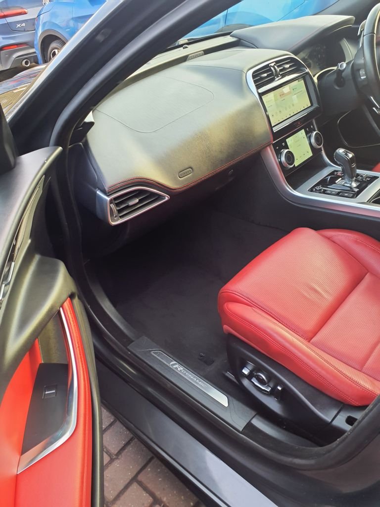 Used Jaguar XE 2019 for sale - 76923706: Photo 5