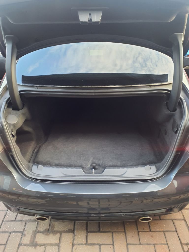 Used Jaguar XE 2019 for sale - 76923706: Photo 9