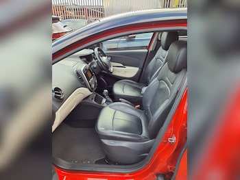 Used Renault Captur 2019 for sale - 77341629: Photo