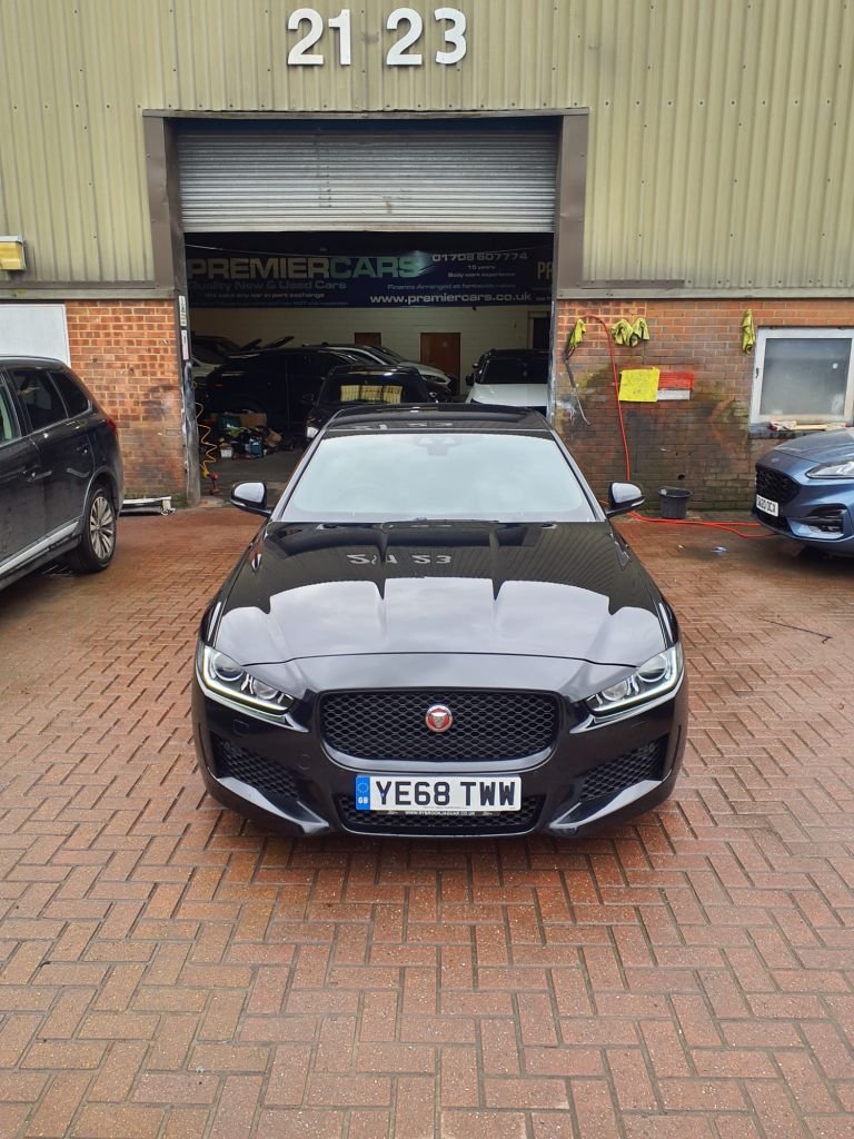 Used Jaguar XE 2018 for sale - 78212720: Photo 2