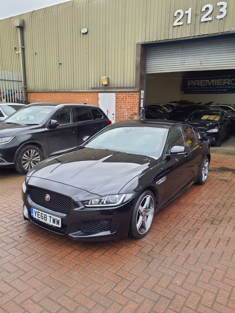 Used Jaguar XE 2018 for sale - 78212720: Photo 3
