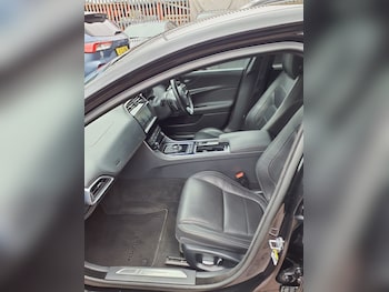 Used Jaguar XE 2018 for sale - 78212720: Photo