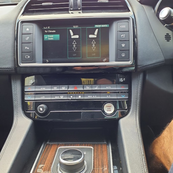 Used Jaguar F-Pace 2017 for sale - 75242289: Photo 17