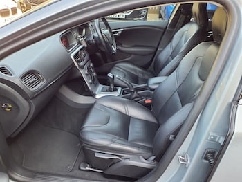 Used Volvo V40 2018 for sale - 79346077: Photo