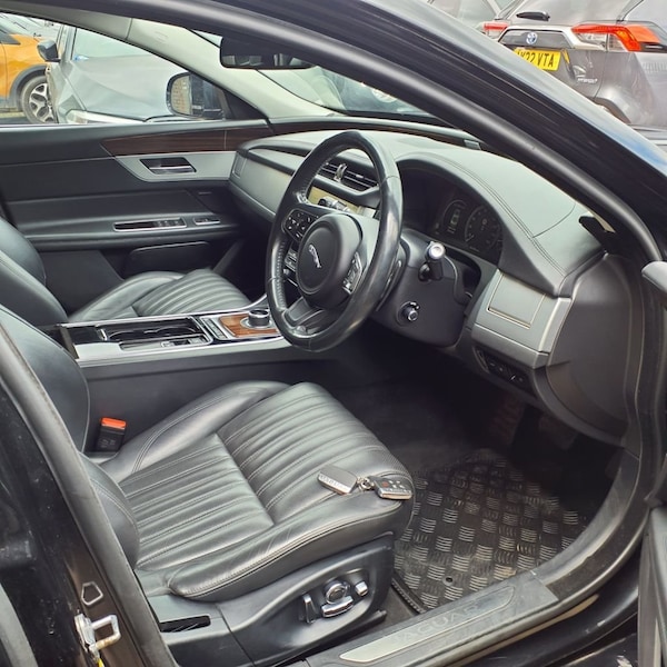 Used Jaguar XF 2017 for sale - 75641883: Photo 12