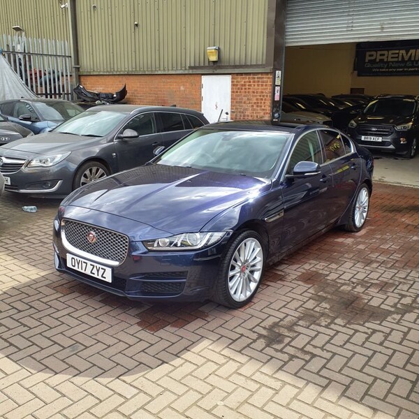 Used Jaguar XE 2017 for sale - 74416763: Photo 3
