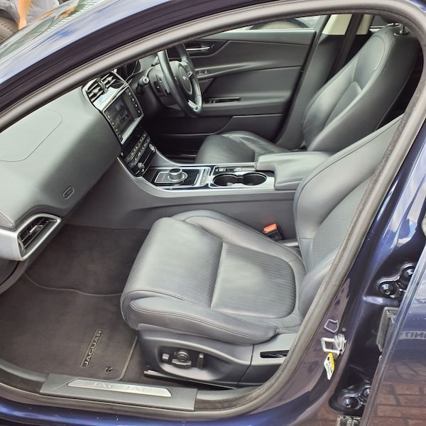 Used Jaguar XE 2017 for sale - 74416763: Photo 4