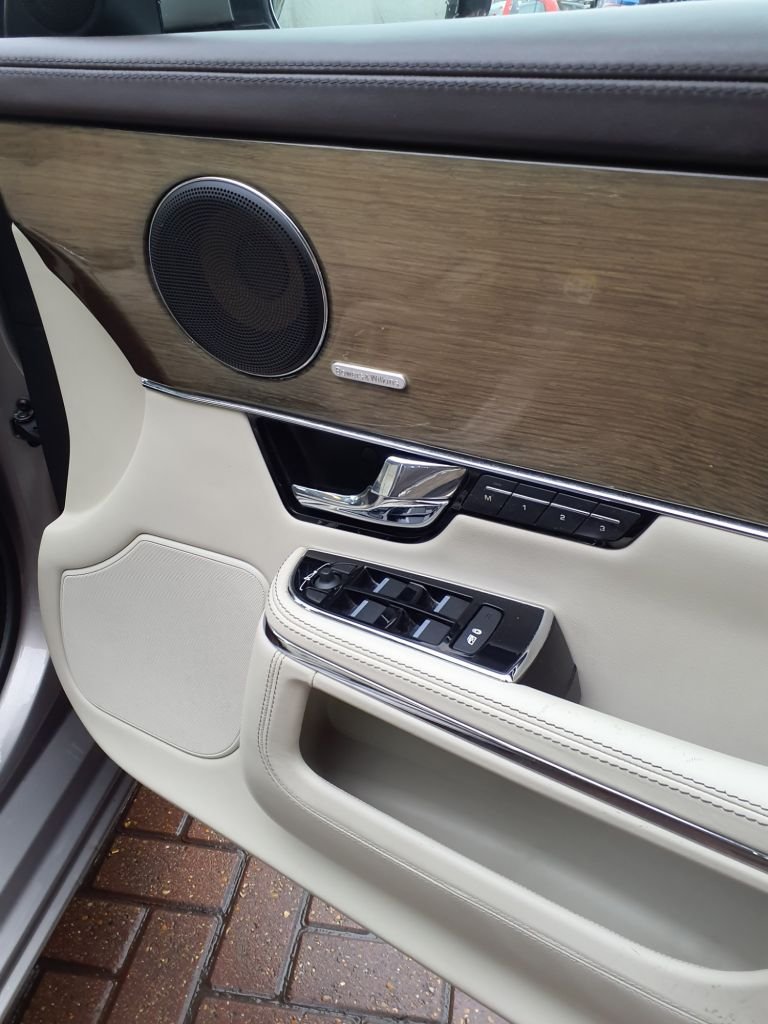 Used Jaguar XJ 2010 for sale - 77038485: Photo 14