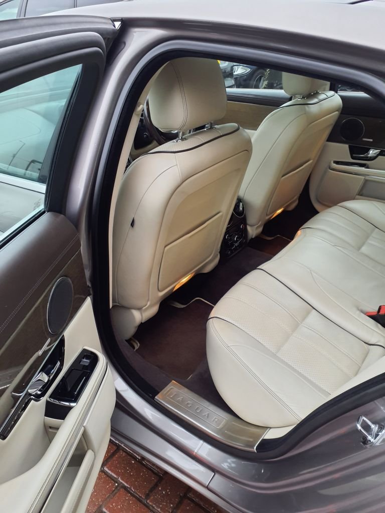 Used Jaguar XJ 2010 for sale - 77038485: Photo 8