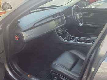 Used Jaguar XF 2018 for sale - 72674324: Photo