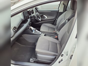 Used Toyota Yaris 2023 for sale - 76973426: Photo