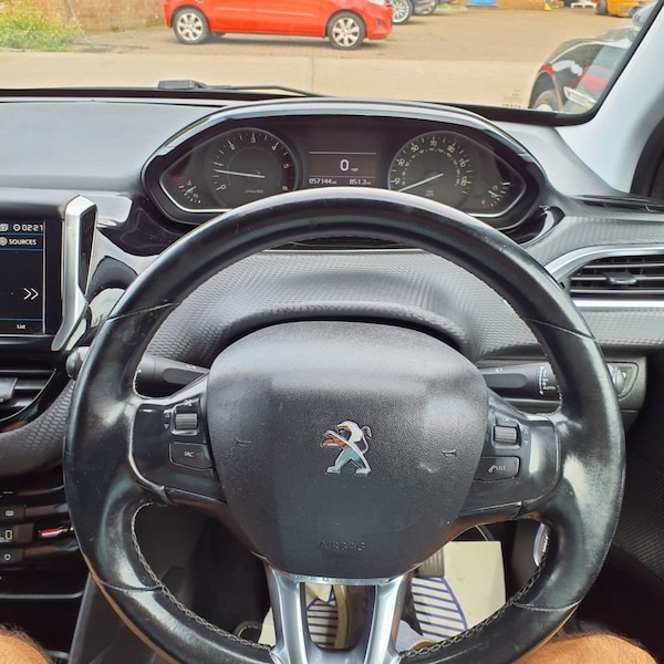 Used Peugeot 208 2018 for sale - 75537849: Photo 12