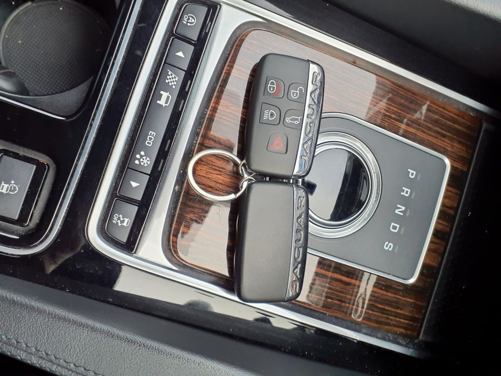 Used Jaguar F-Pace 2017 for sale - 76710963: Photo 18