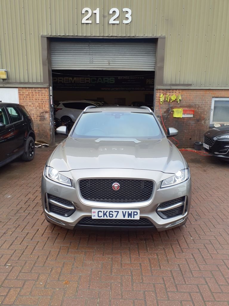 Used Jaguar F-Pace 2017 for sale - 76710963: Photo 2
