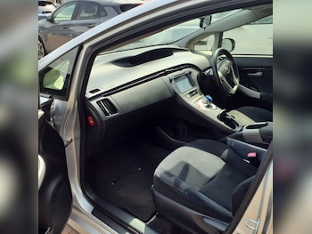 Used Toyota Prius 2015 for sale - 75087081: Photo
