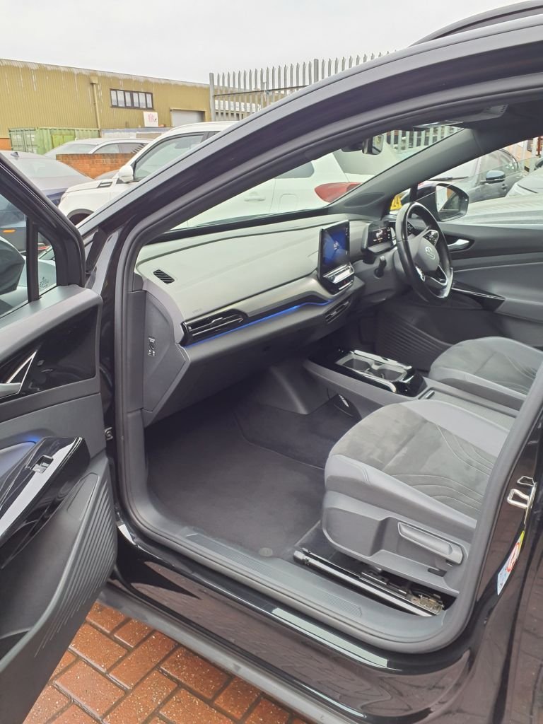 Used Volkswagen ID.4 2021 for sale - 76345864: Photo 4