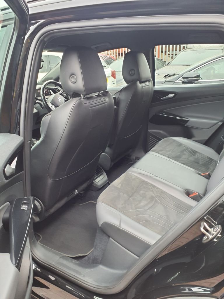 Used Volkswagen ID.4 2021 for sale - 76345864: Photo 5