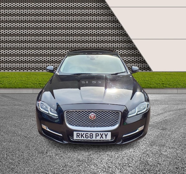 Used Jaguar XJ 2018 for sale - 75537806: Photo 2