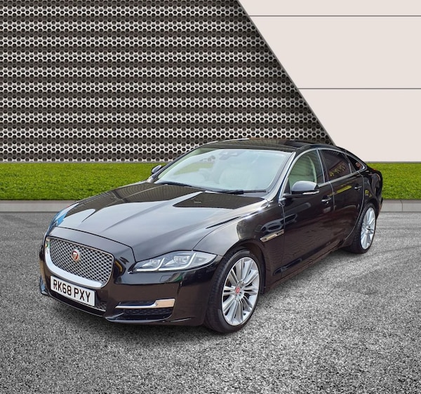 Used Jaguar XJ 2018 for sale - 75537806: Photo 3