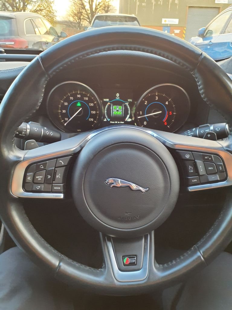 Used Jaguar XF 2016 for sale - 76784047: Photo 12