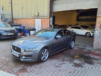 Used Jaguar XE 2017 for sale - 79394567: Photo