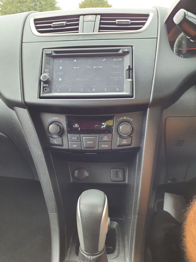 Used Suzuki Swift 2014 for sale - 76018830: Photo 15