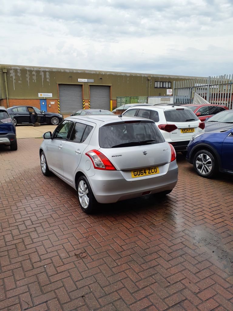 Used Suzuki Swift 2014 for sale - 76018830: Photo 6
