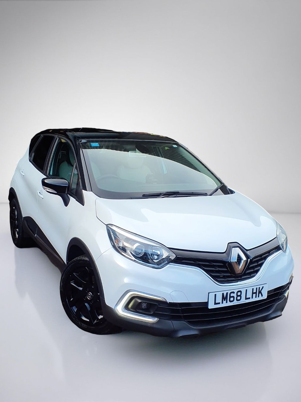 Used Renault Captur 2018 for sale - 76848300: Photo 1