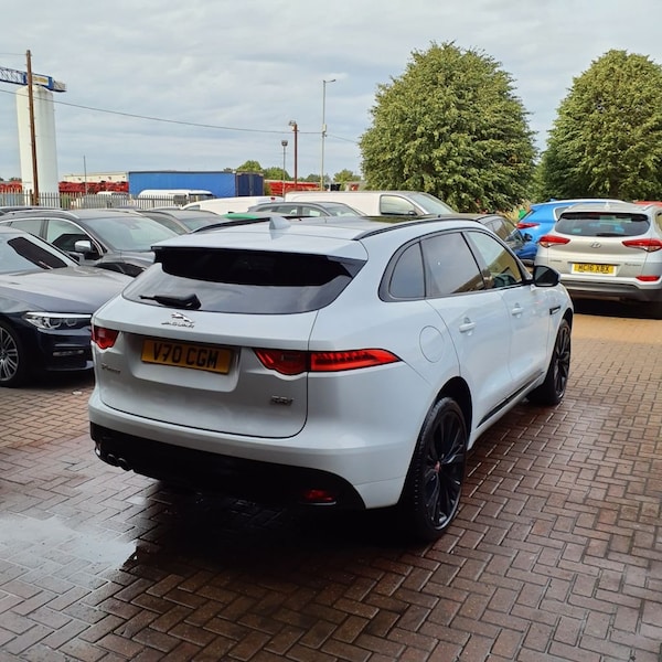 Used Jaguar F-Pace 2017 for sale - 75527693: Photo 9