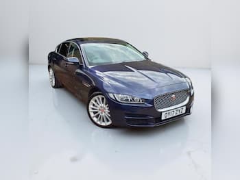 Used Jaguar XE 2017 for sale - 79771267: Photo