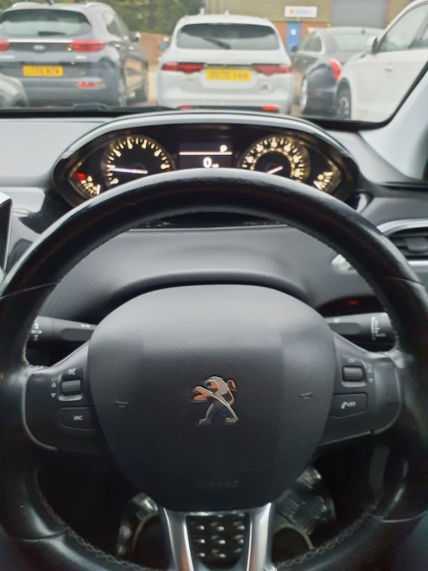 Used Peugeot 2008 2017 for sale - 76291588: Photo 13