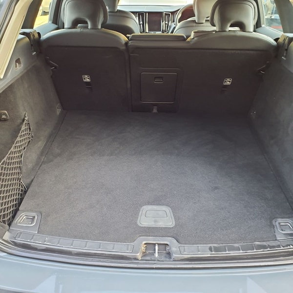 Used Volvo XC60 2023 for sale - 72910792: Photo 8