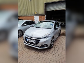 Used Peugeot 208 2018 for sale - 79598647: Photo