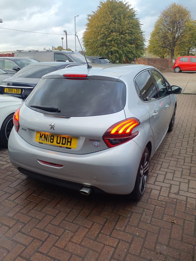 Used Peugeot 208 2018 for sale - 76430080: Photo 11