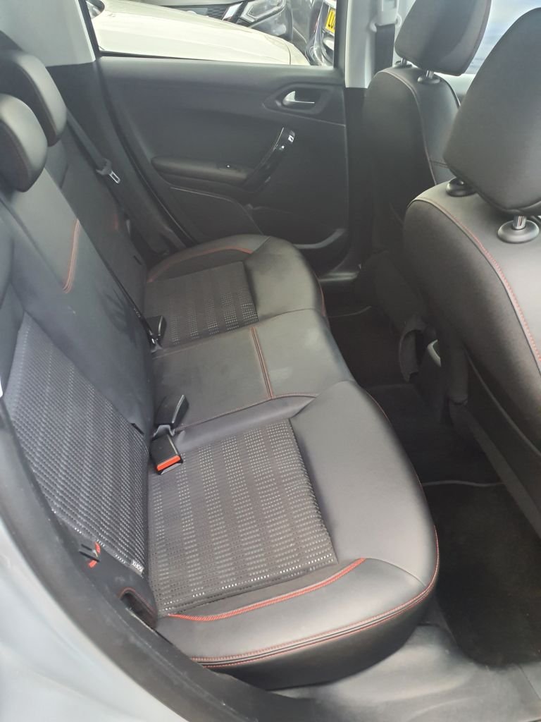 Used Peugeot 208 2018 for sale - 76430080: Photo 7