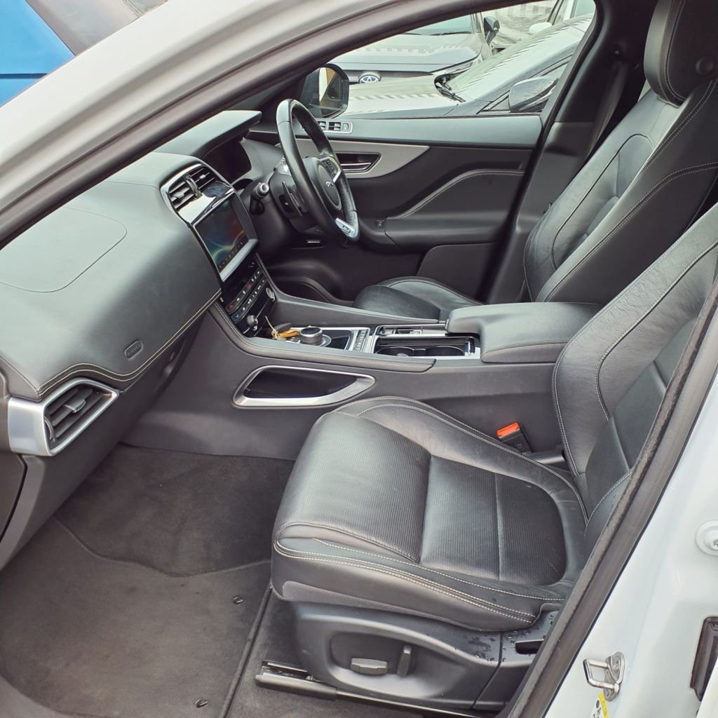 Used Jaguar F-Pace 2017 for sale - 77477755: Photo 4